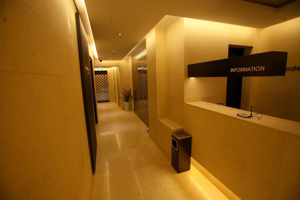 Spring 21 Hotel Sinchon Seoul Ngoại thất bức ảnh